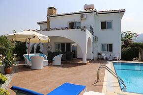 Villa Giorgina by Amy Villas