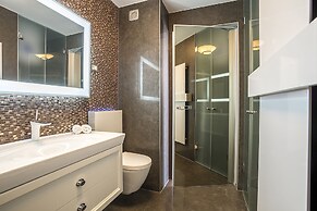 Seaview Luxury Retreat