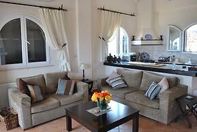 Villa Goodens by Amy Villas