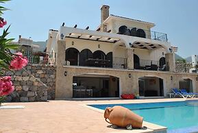 Villa Goodens by Amy Villas