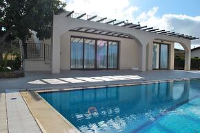 Villa Juliet by Amy Villas