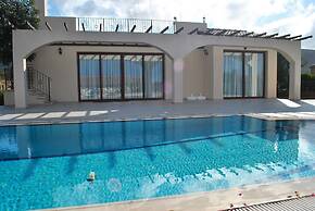 Villa Juliet by Amy Villas