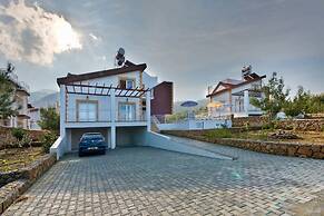 Villa Lagoon by Amy Villas