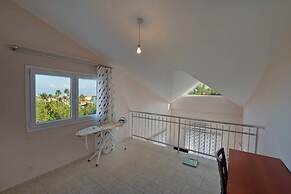 Villa Lagoon by Amy Villas