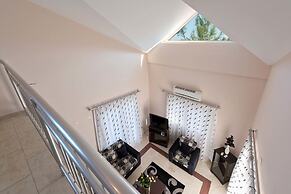 Villa Lagoon by Amy Villas