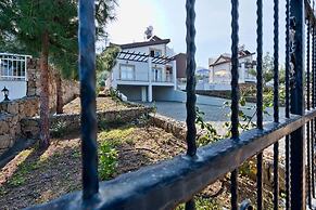 Villa Lagoon by Amy Villas