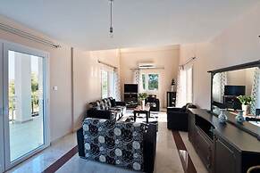 Villa Lagoon by Amy Villas