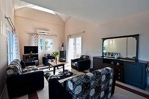 Villa Lagoon by Amy Villas