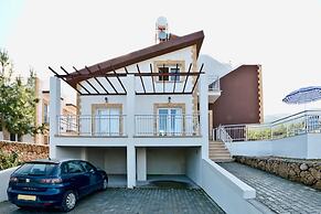 Villa Lagoon by Amy Villas