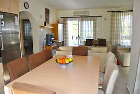 Villa Leroy by Amy Villas