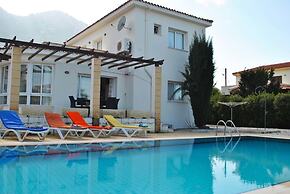 Villa Leroy by Amy Villas