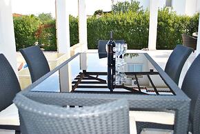 Villa Leroy by Amy Villas