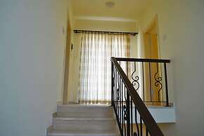 Villa Leroy by Amy Villas