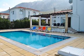 Villa Leroy by Amy Villas