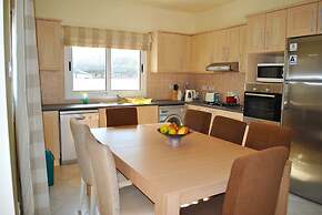 Villa Leroy by Amy Villas