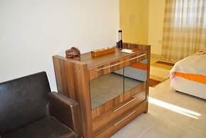 Villa Leroy by Amy Villas