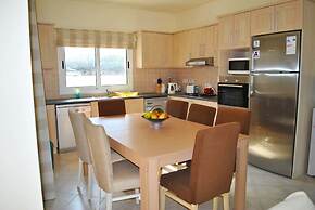 Villa Leroy by Amy Villas