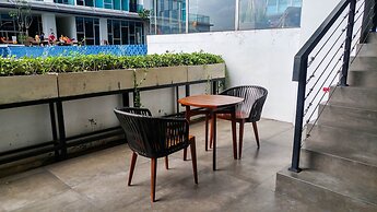 Spacious and Artsy Studio Apartment at Brooklyn Alam Sutera