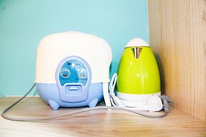 Elegant Studio Room Akasa Apartment