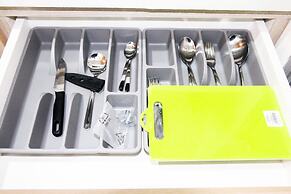 Elegant Studio Room Akasa Apartment