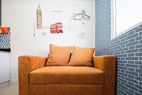 Comfort 2BR with Pool View Green Pramuka City Apartment