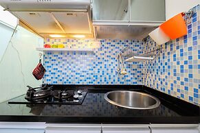 Comfort 2BR with Pool View Green Pramuka City Apartment