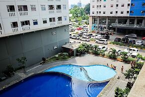 Comfort 2BR with Pool View Green Pramuka City Apartment