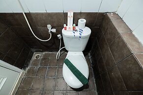 Comfortable 2BR Green Pramuka Apartment