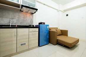 Comfortable 2BR Green Pramuka Apartment