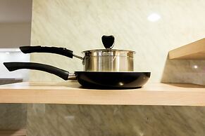 Comfortable Premiere 1BR at The Oasis Apartment