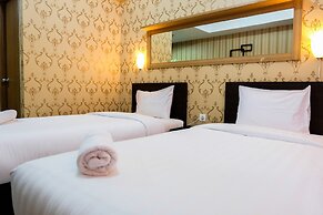 Minimalist Studio The Oasis Apartment near Omni Hospital Cikarang