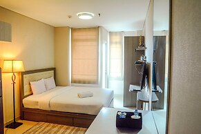 Prime Location Studio Apartment at Elpis Residence near Ancol