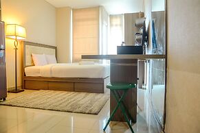 Prime Location Studio Apartment at Elpis Residence near Ancol