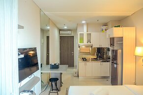 Prime Location Studio Apartment at Elpis Residence near Ancol