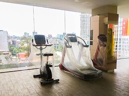 Prime Location Studio Apartment at Elpis Residence near Ancol