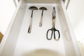 Cozy and Minimalist 1BR @ Oasis Apartment