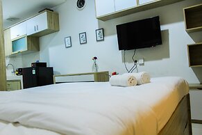 Modern and Comfortable Studio Springwood Apartment