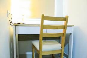 Modern and Comfortable Studio Springwood Apartment