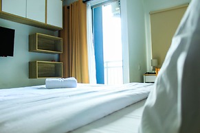 Modern and Comfortable Studio Springwood Apartment