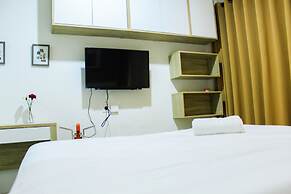 Modern and Comfortable Studio Springwood Apartment