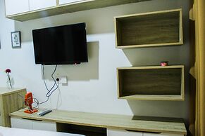 Modern and Comfortable Studio Springwood Apartment