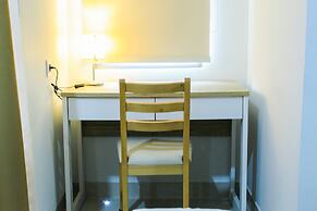 Modern and Comfortable Studio Springwood Apartment