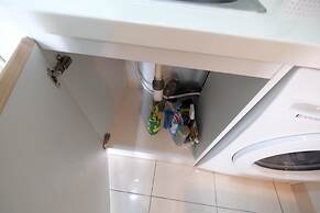 Modern and Cozy 2BR @Springlake Bekasi Apartment