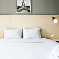 Brand New Studio The Oasis Apartment