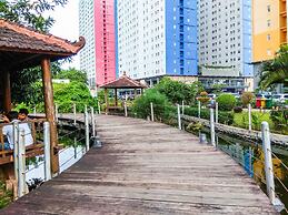 Minimalist Studio Green Pramuka Apartment