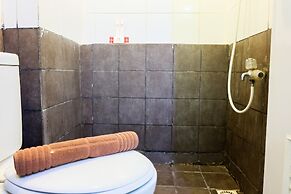 Minimalist Studio Green Pramuka Apartment