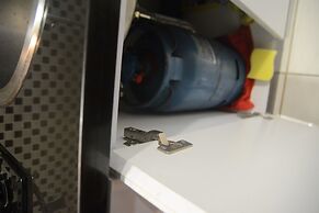 Gorgeous Studio Cinere Bellevue Apartment