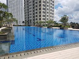 1BR Midtown Signature Apartment with Sofa Bed