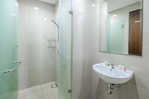 1BR Midtown Signature Apartment with Sofa Bed