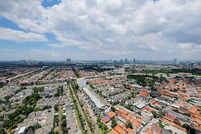 1BR Midtown Signature Apartment with Sofa Bed